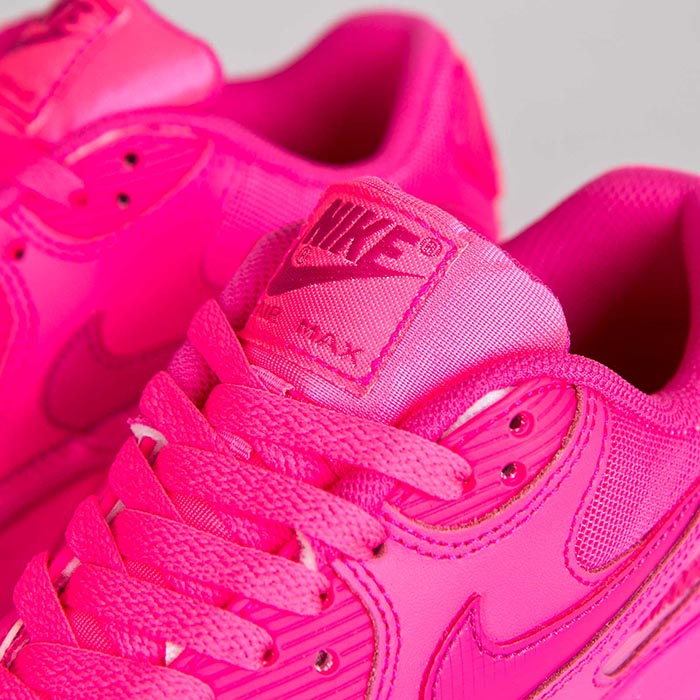 Nike Max 90 Hyper Pink | TheBeautyMusthaves